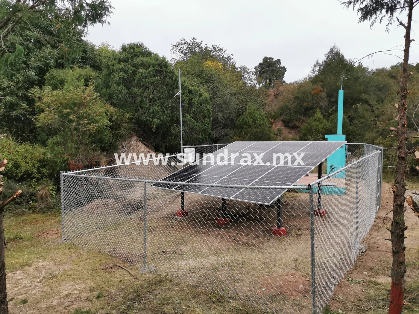 Instalación de paneles fotovoltaicos en vivienda de Oaxaca